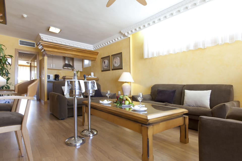 Presidential Suite, Private Pool | Private kitchen | Eco-friendly cleaning products