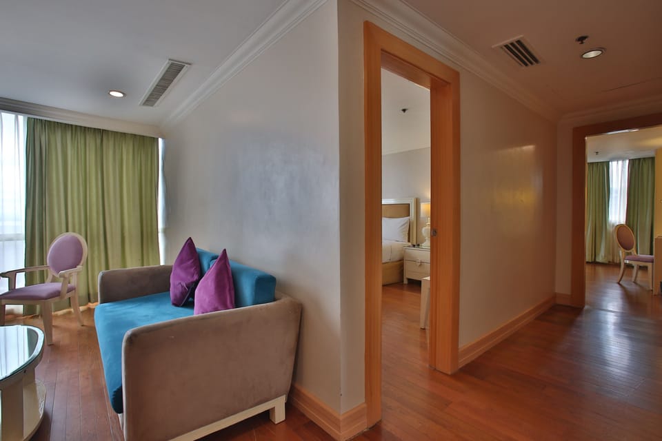Executive Deluxe Suite (2-bedroom) | Premium bedding, in-room safe, free WiFi, bed sheets