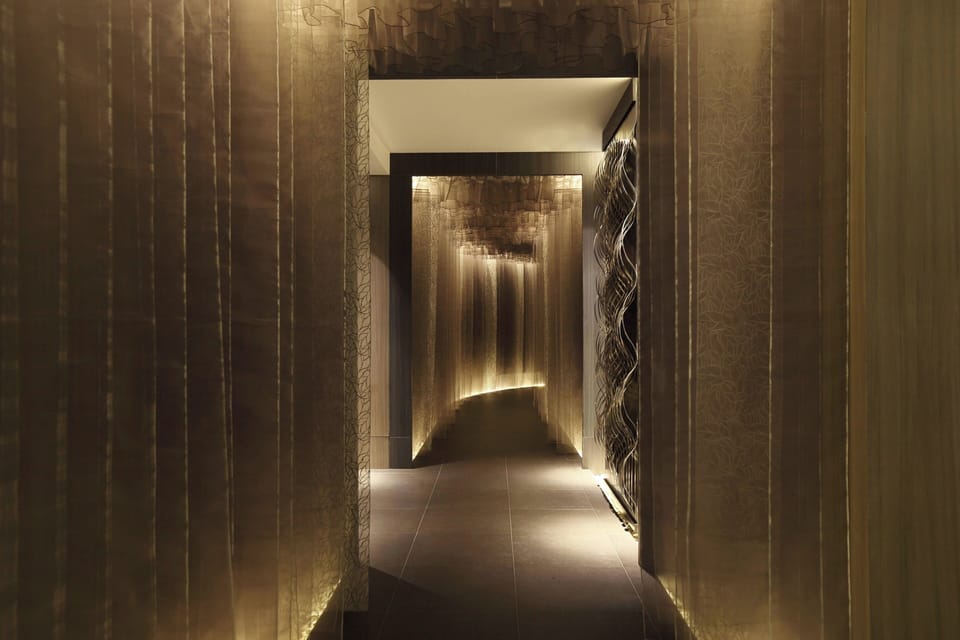 Couples treatment rooms, hot tub, steam room, body treatments