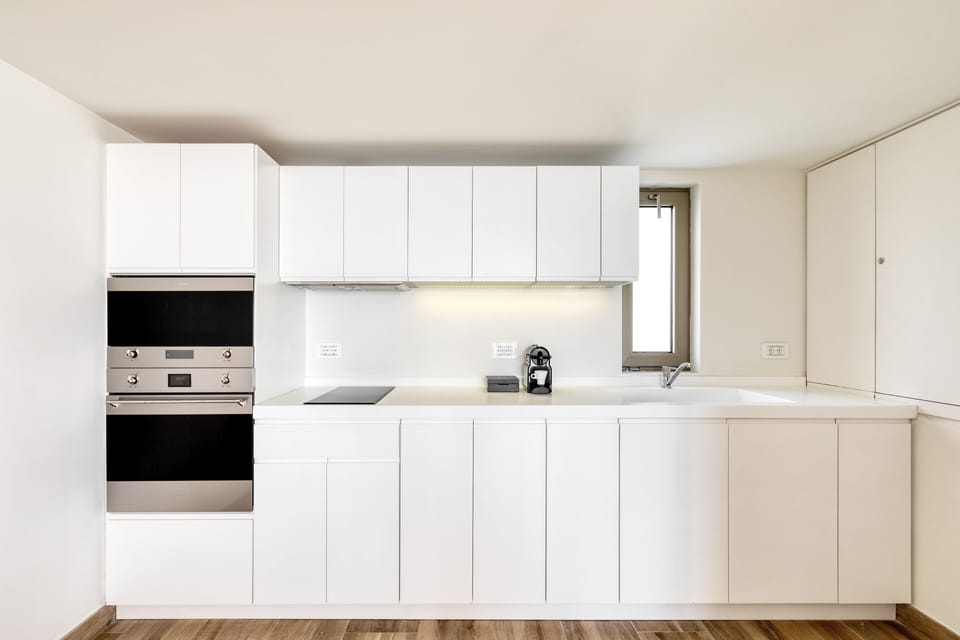 Suite, 1 Bedroom (Emerald Residence 1 Bdr Sea View) | Private kitchen | Espresso maker, coffee/tea maker, electric kettle