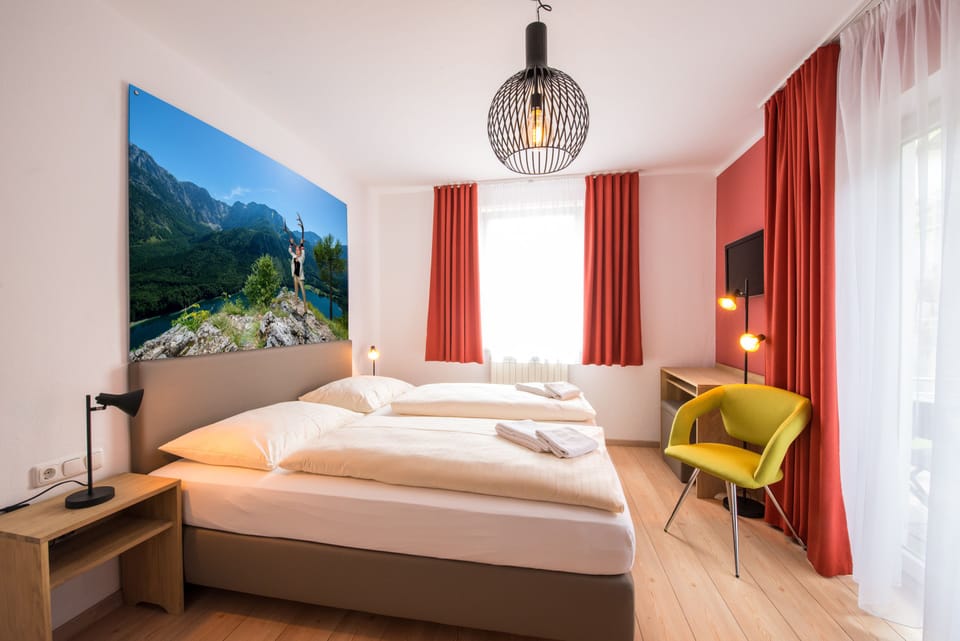 Design Double Room, Balcony, Mountain View | Hypo-allergenic bedding, desk, rollaway beds, free WiFi
