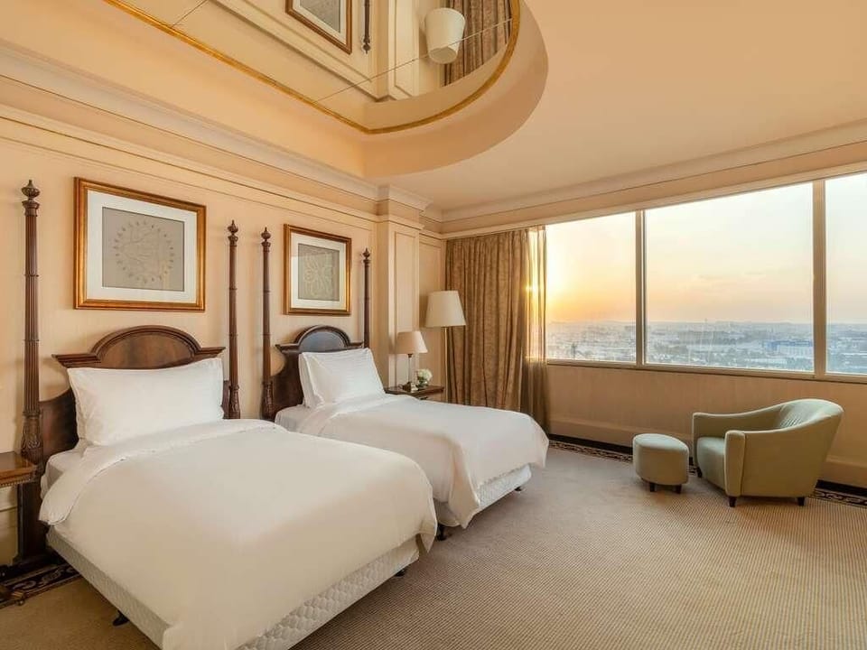 Deluxe Twin Room | Premium bedding, minibar, in-room safe, desk