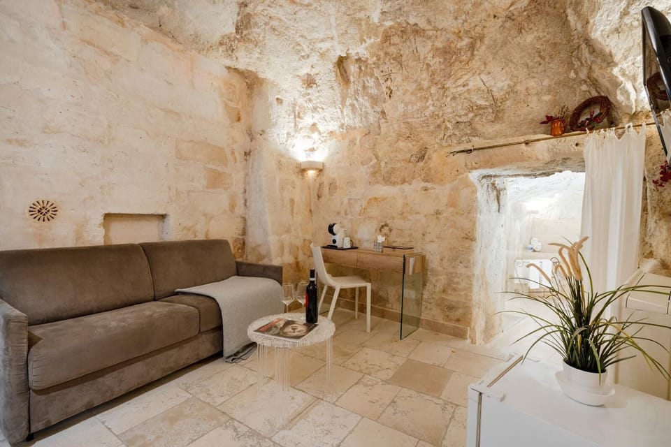 Junior Suite | Premium bedding, laptop workspace, soundproofing, WiFi (free)