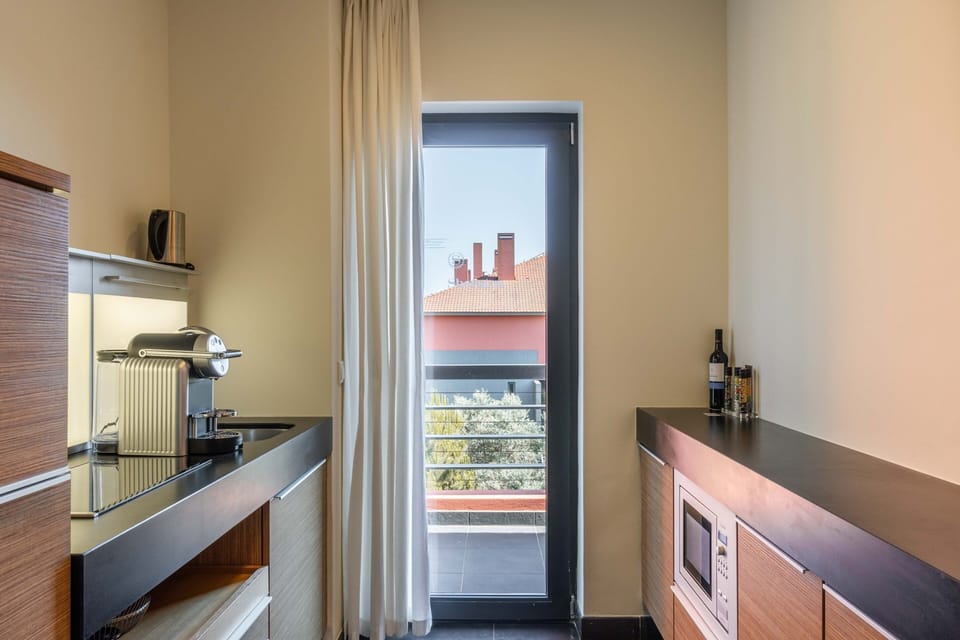 Premium Suite, 1 Bedroom | Private kitchen | Electric kettle