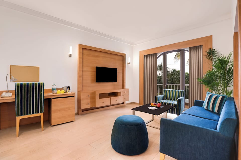 Executive Suite | Living area | LCD TV