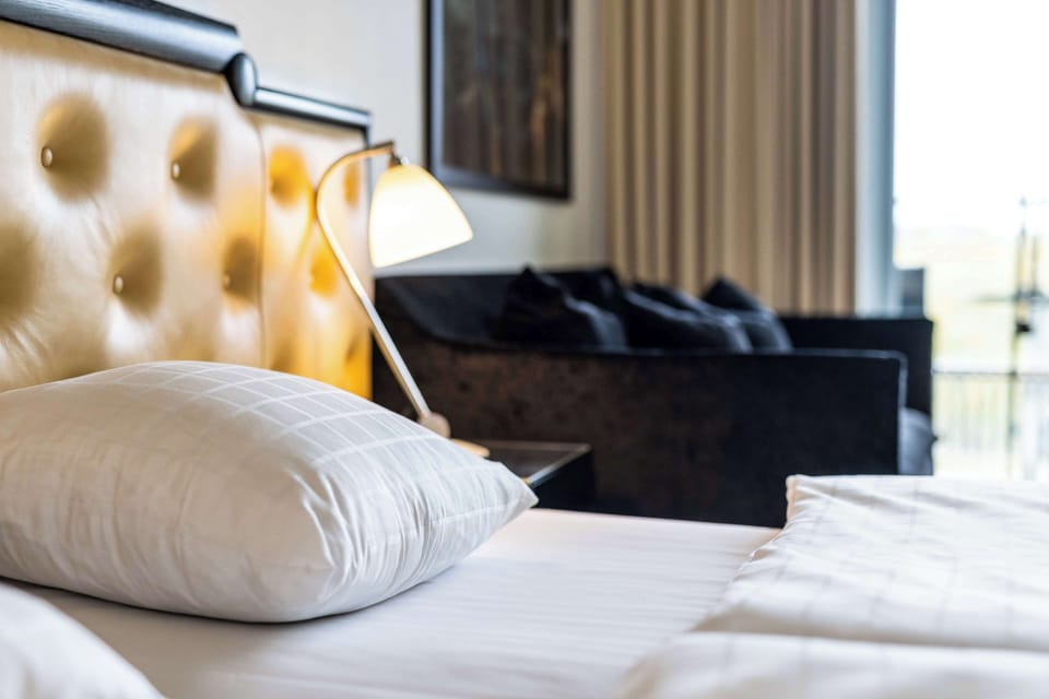 Hypo-allergenic bedding, in-room safe, desk, laptop workspace