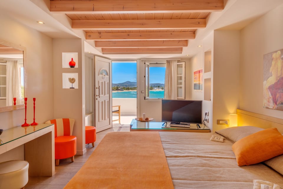 Suite, Sea View | In-room safe, blackout drapes, soundproofing, iron/ironing board