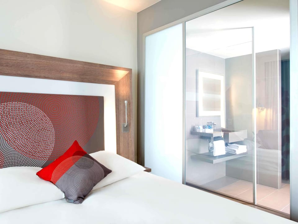 Superior Room, 1 Queen Bed with Sofa bed (Premium) | Minibar, in-room safe, desk, blackout drapes