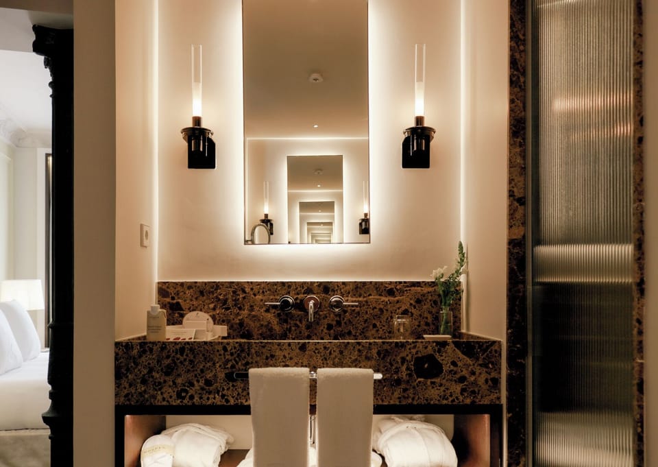 Deluxe Alcala | Bathroom | Shower, rainfall showerhead, designer toiletries, hair dryer