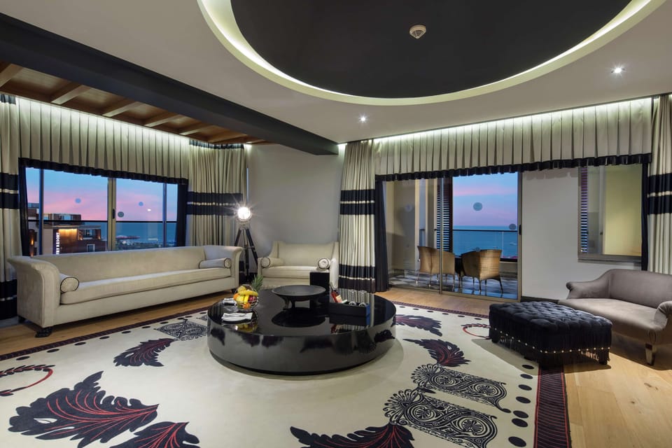 Premium Suite | Premium bedding, minibar, in-room safe, individually decorated
