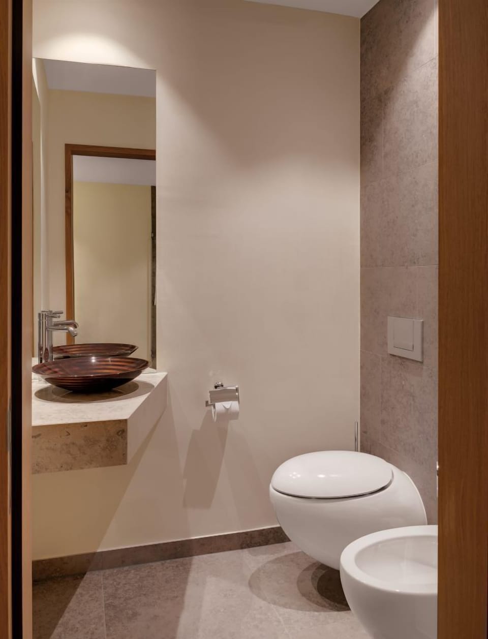 Deluxe Double Room | Bathroom | Shower, bidet, towels