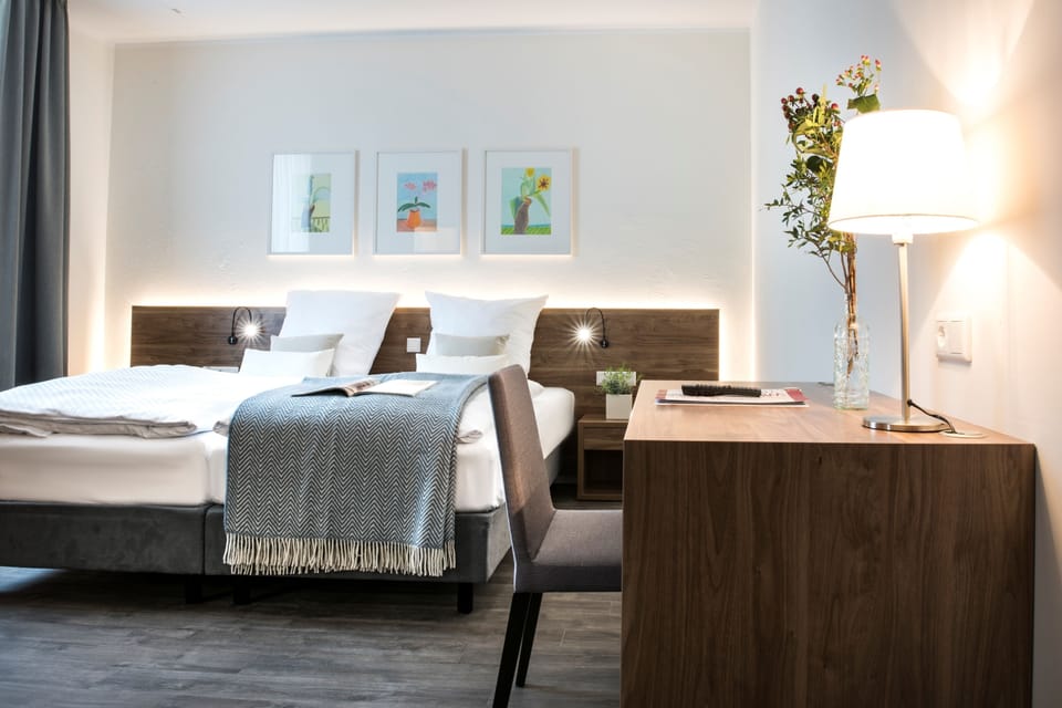 Premium bedding, in-room safe, desk, iron/ironing board