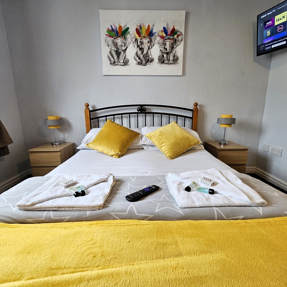 Double Room | Blackout drapes, free WiFi