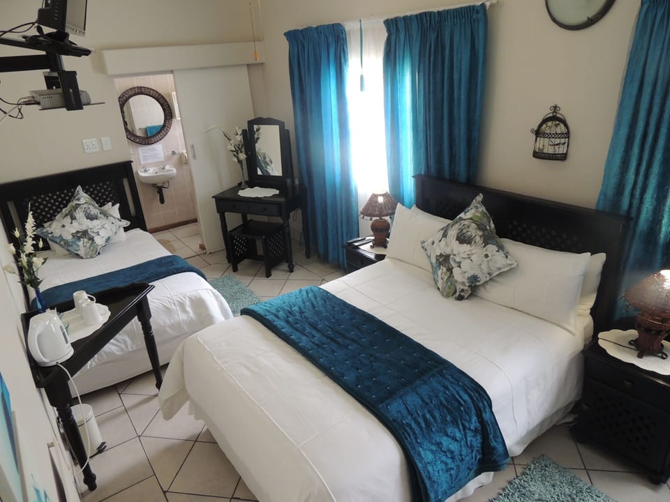 Family Room, 1 Bedroom | Bathroom shower