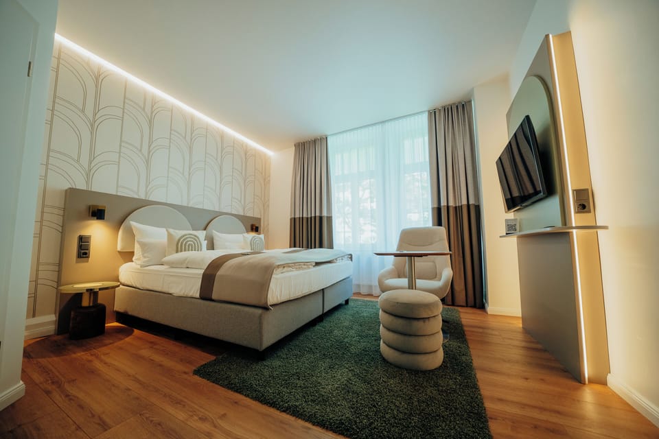 Double Room (large) | In-room safe, individually decorated, individually furnished