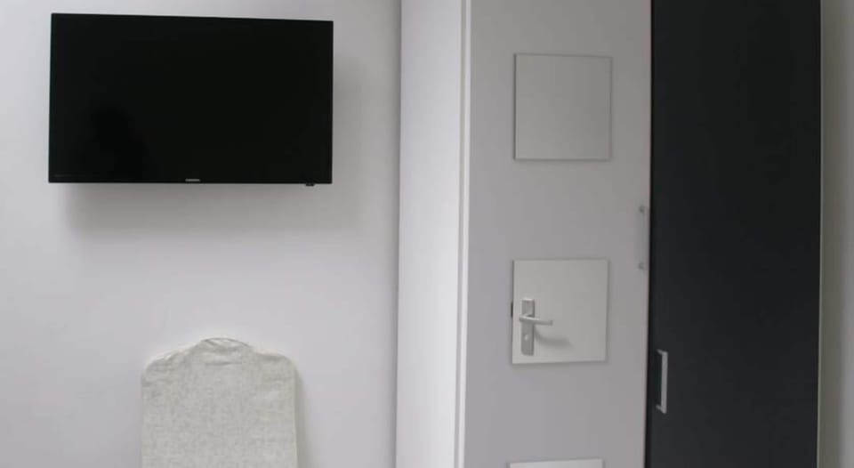 Basic Room, 2 Twin Beds | Hypo-allergenic bedding