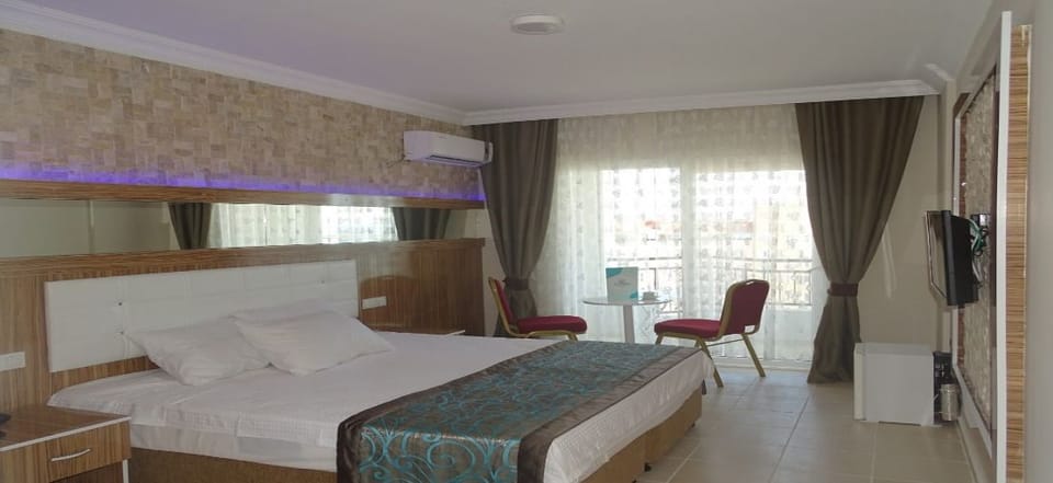 Minibar, in-room safe, desk, soundproofing