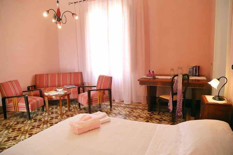 Family Room | Free WiFi