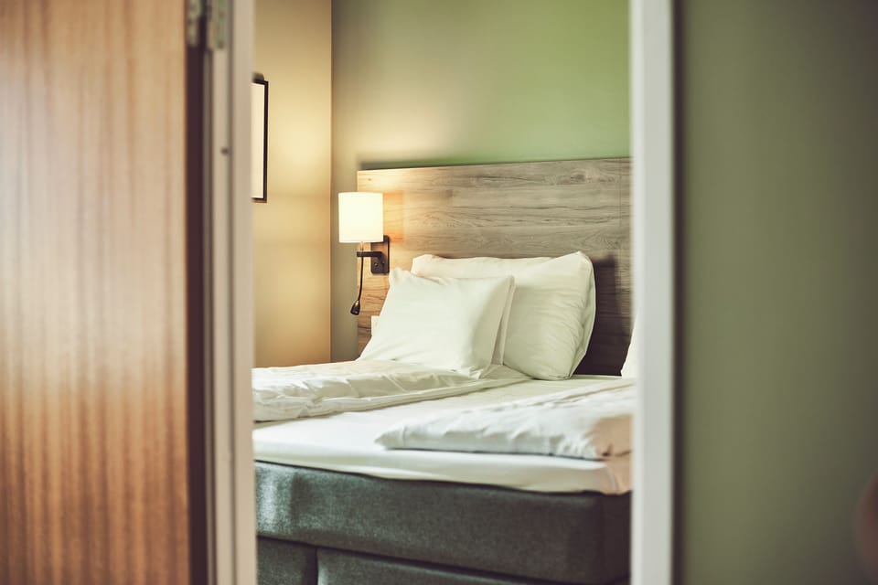 Deluxe Room | Pillowtop beds, bed sheets