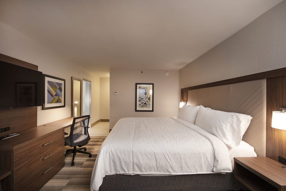 Suite, 1 King Bed (Additional Living and Dining Areas) | In-room safe, desk, laptop workspace, blackout drapes