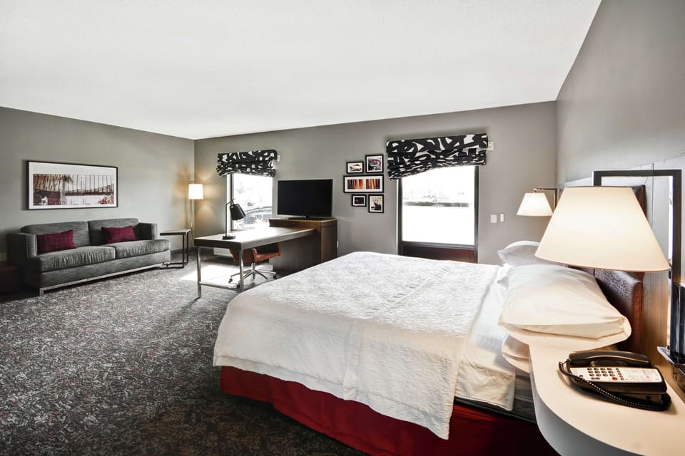 Premium bedding, down comforters, desk, blackout drapes