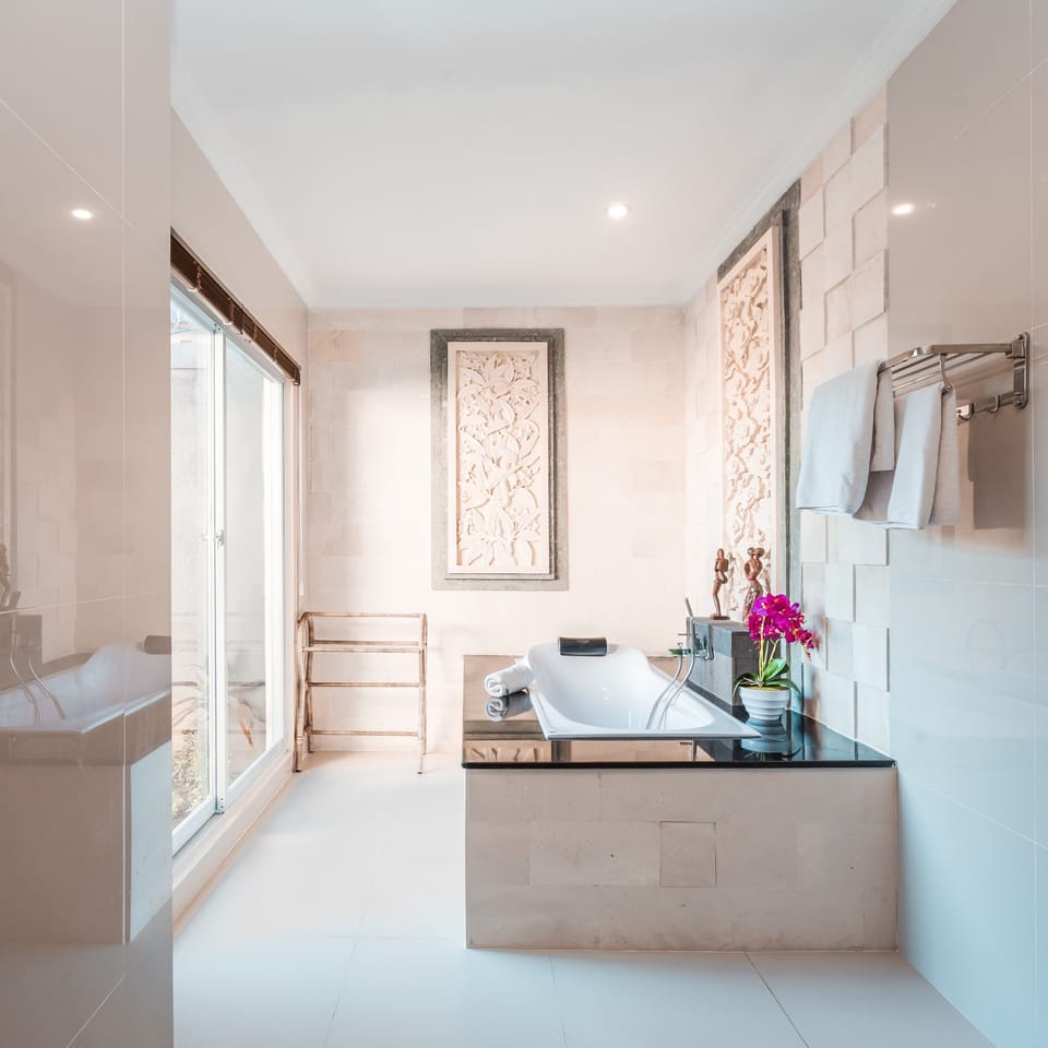 One Bedroom Pool Villa | Bathroom | Shower, rainfall showerhead, free toiletries, bidet