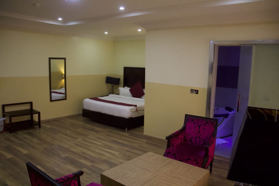Emerald Suite | Minibar, in-room safe, soundproofing, free WiFi