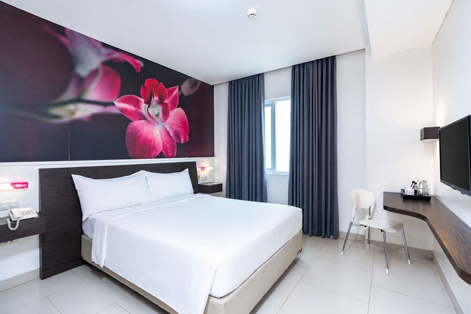 Superior Room | In-room safe, desk, soundproofing, rollaway beds