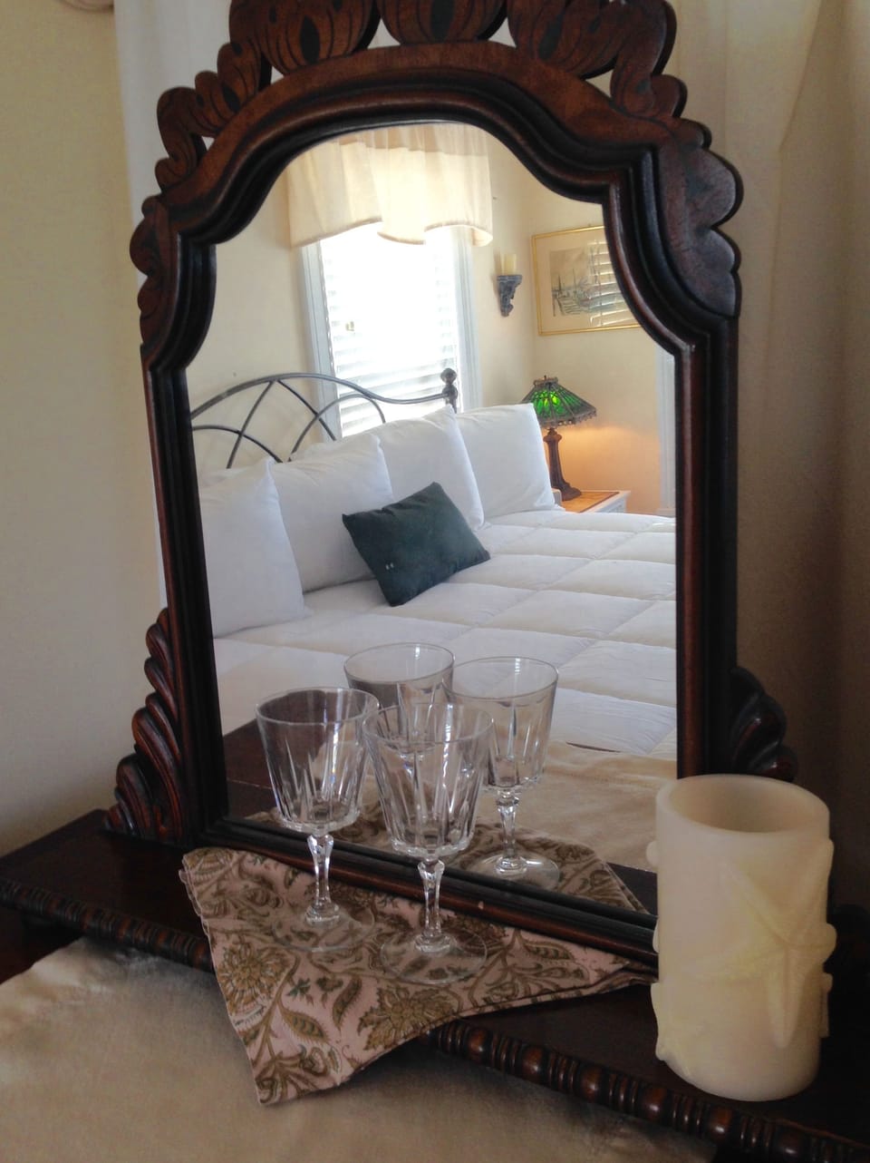 Room, 1 King Bed | Premium bedding, minibar, soundproofing, iron/ironing board