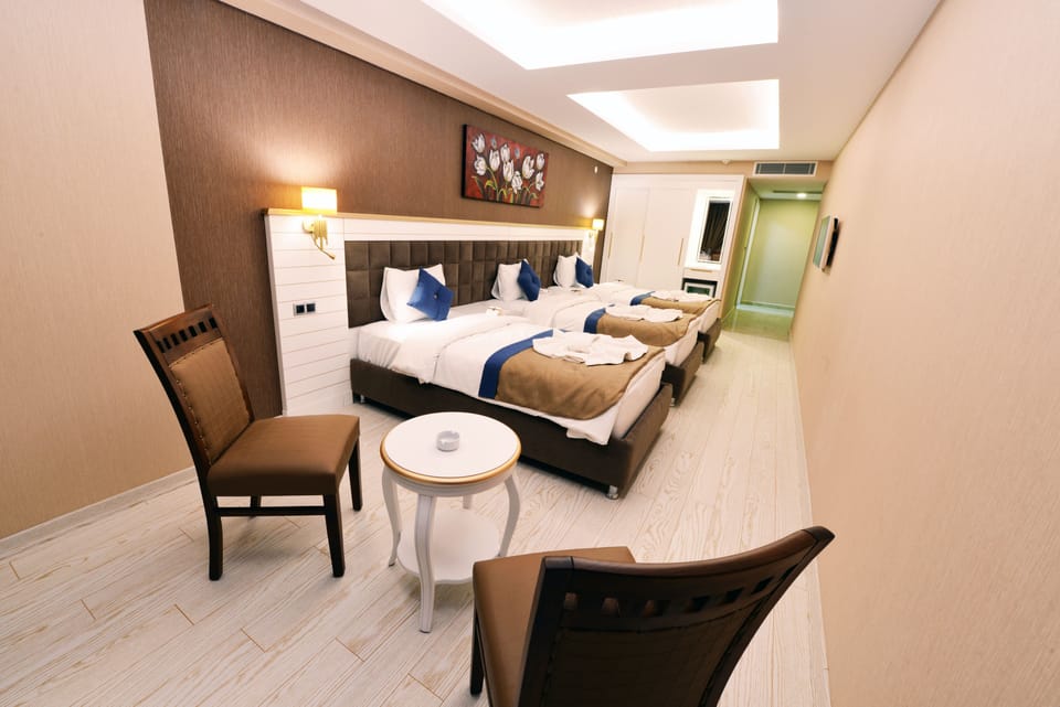Free minibar, in-room safe, desk, soundproofing