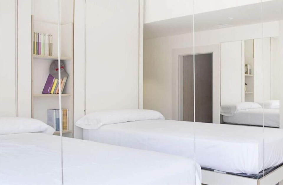 Exclusive Twin Room | In-room safe, desk, blackout drapes, soundproofing