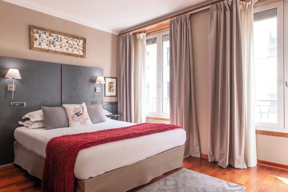 Premium bedding, pillowtop beds, free minibar, in-room safe