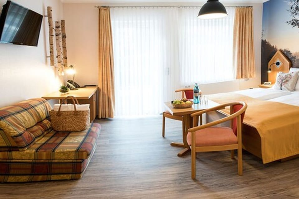 Comfort Room, 1 King Bed, Balcony, Mountain View | Minibar, in-room safe, soundproofing, free cribs/infant beds
