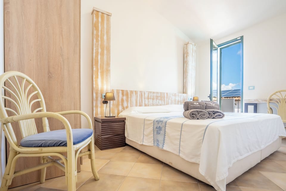 Superior Apartment | Premium bedding, in-room safe, desk, blackout drapes