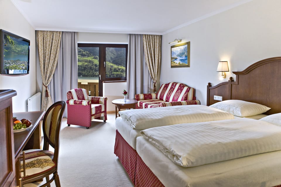 Junior Suite, 1 Double Bed, Balcony, Lake View | Down comforters, minibar, in-room safe, desk