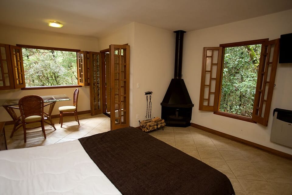 Chalet (4) | Minibar, in-room safe, free WiFi, bed sheets