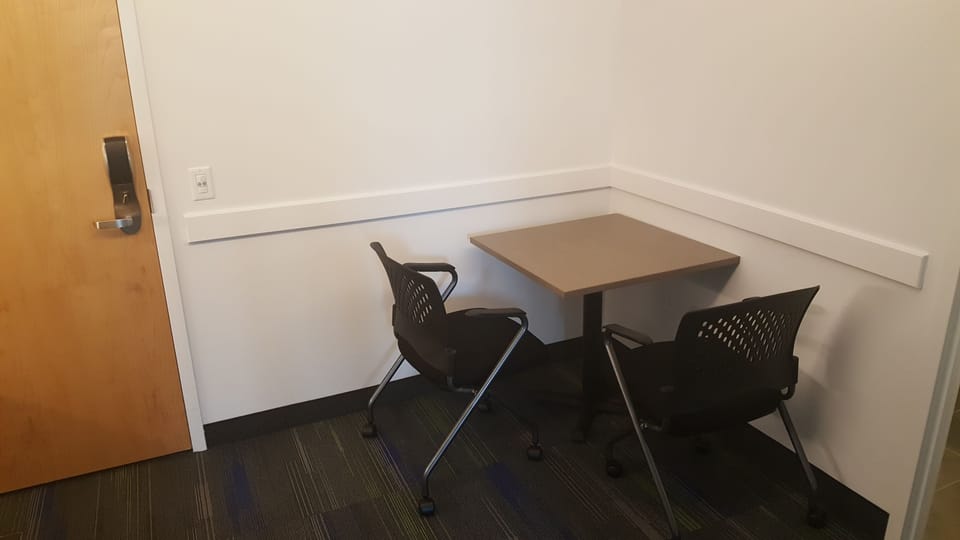 Suite, 2 Bedrooms, Non Smoking | In-room dining