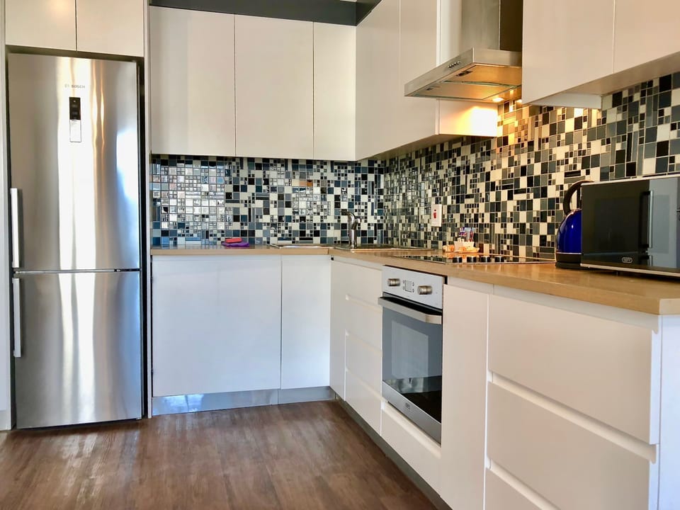 Fridge, microwave, stovetop