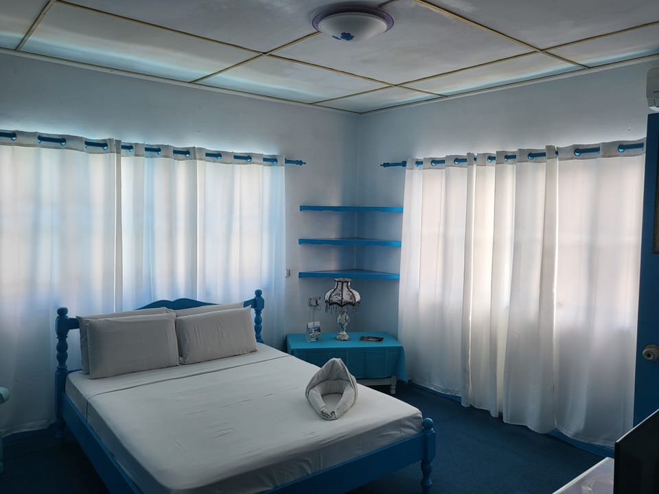 Standard Double Room | Minibar, in-room safe, desk, WiFi (free)