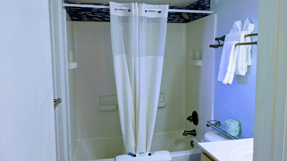 Deluxe Suite, 2 Double Beds with Sofabed | Individually decorated, individually furnished, iron/ironing board