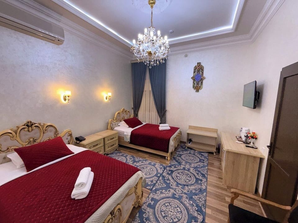 Standard Twin Room | Premium bedding, minibar, desk, soundproofing