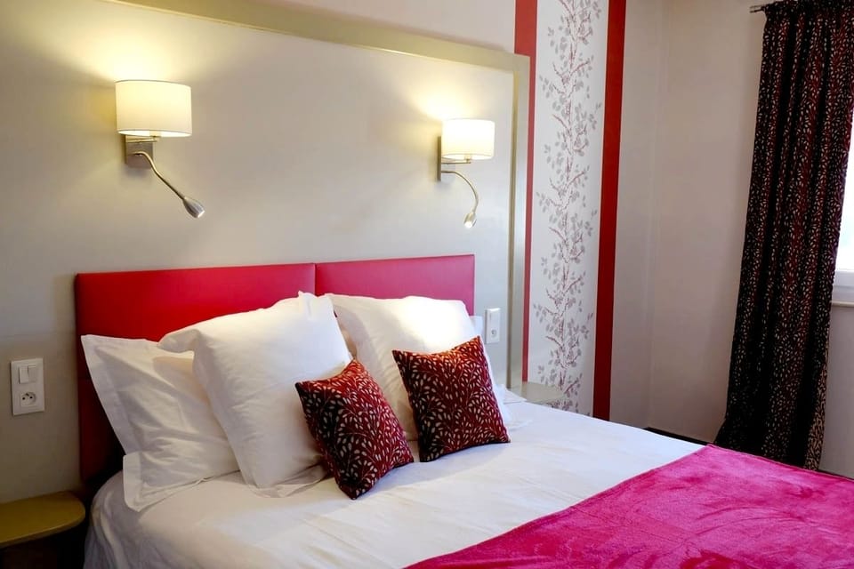 Premium Double Room | In-room safe, soundproofing, cribs (free), WiFi (free)
