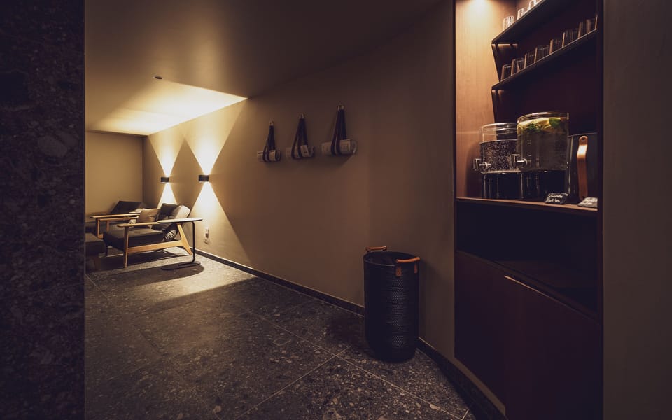 Sauna, steam room, body treatments, aromatherapy, hot stone massages