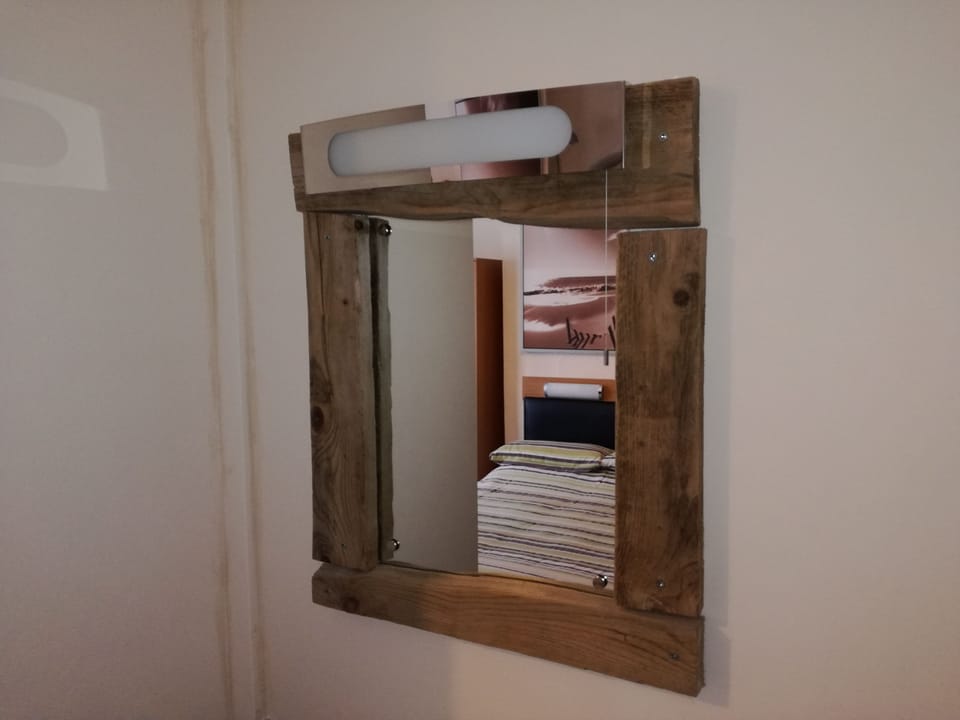 Family room - En suite | Free WiFi, bed sheets