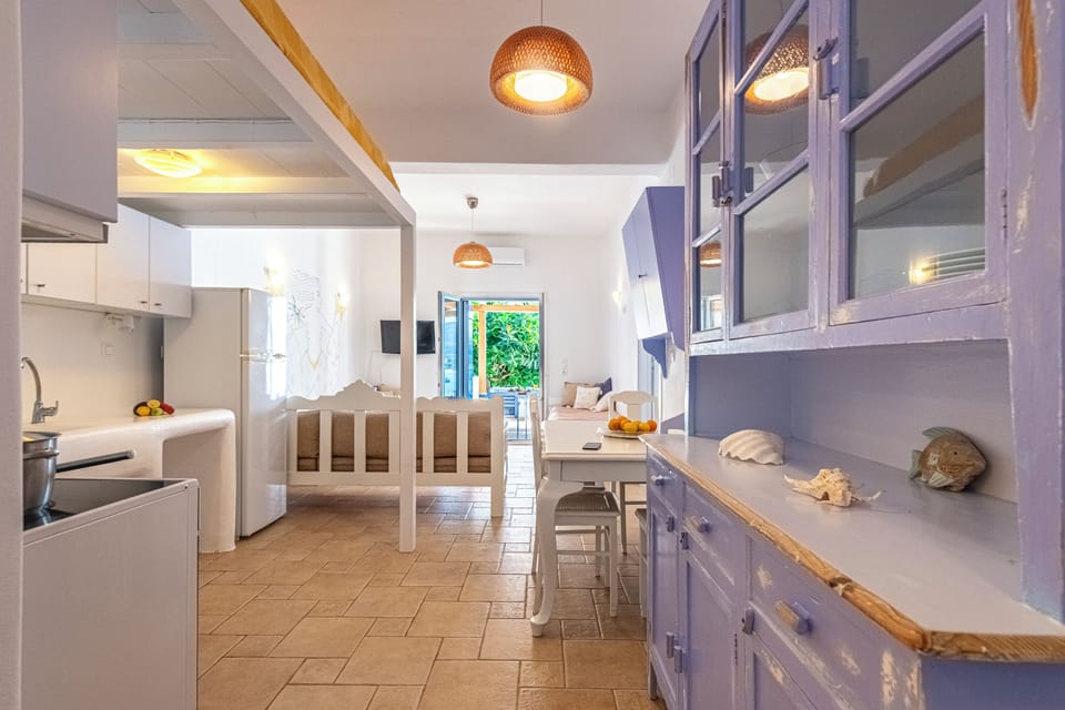 Apartment, 1 Bedroom, Sea View | Living area