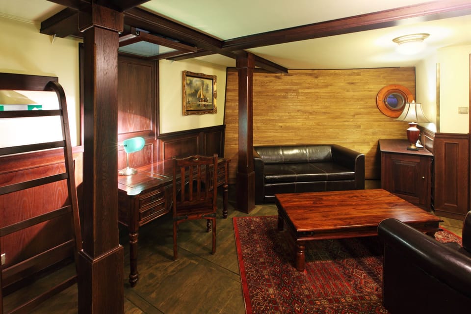 Junior Suite | Living area | Smart TV