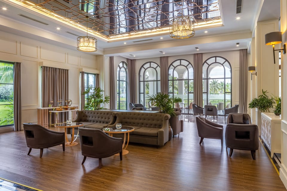 The Level 3-Bedroom Villa Beachfront View | Executive lounge