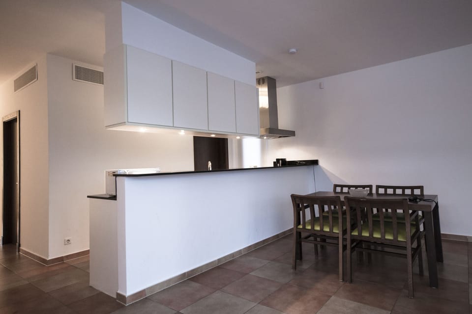 Villa | Private kitchen | Full-size fridge, microwave, oven, stovetop
