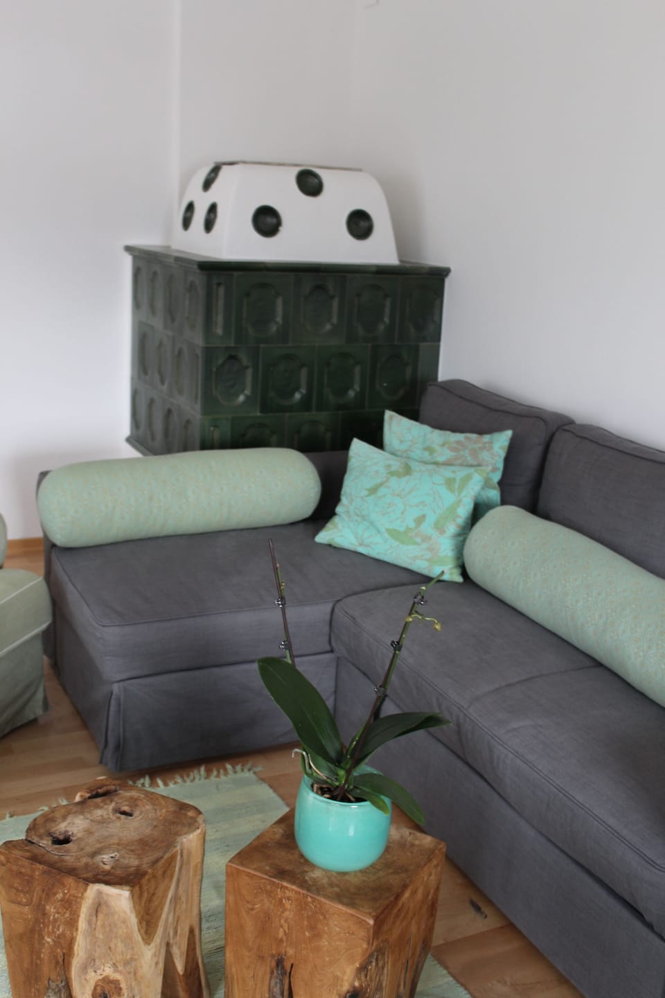 Apartment, 3 Bedrooms, Terrace, Mountain View | Living area | Flat-screen TV