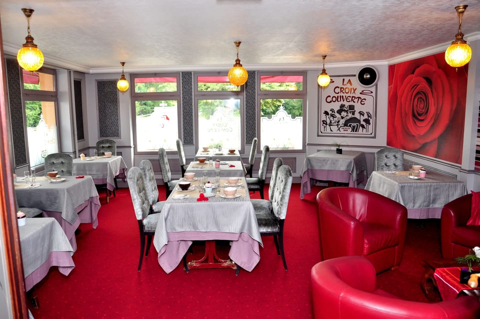 Lunch and dinner served, French cuisine